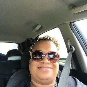 Meet your Posher, Latisha